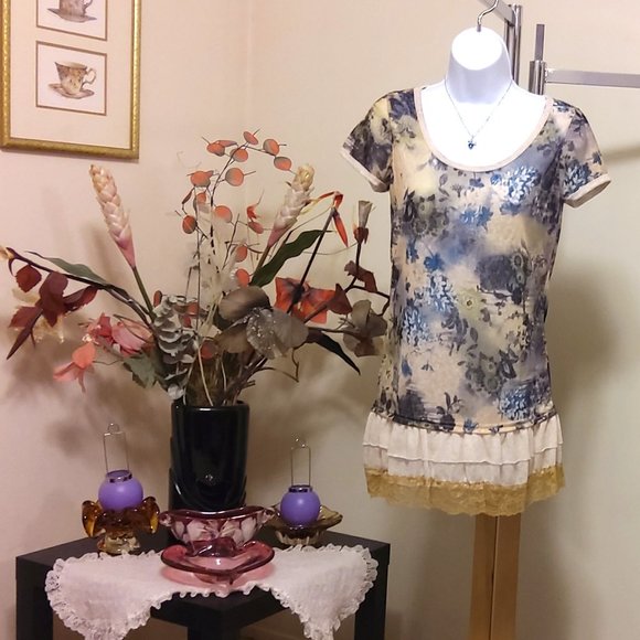 NWT Women’s Chic Beautiful Floral Printed Short Sleeve Scoop Neck Blouse Top - Picture 4 of 6